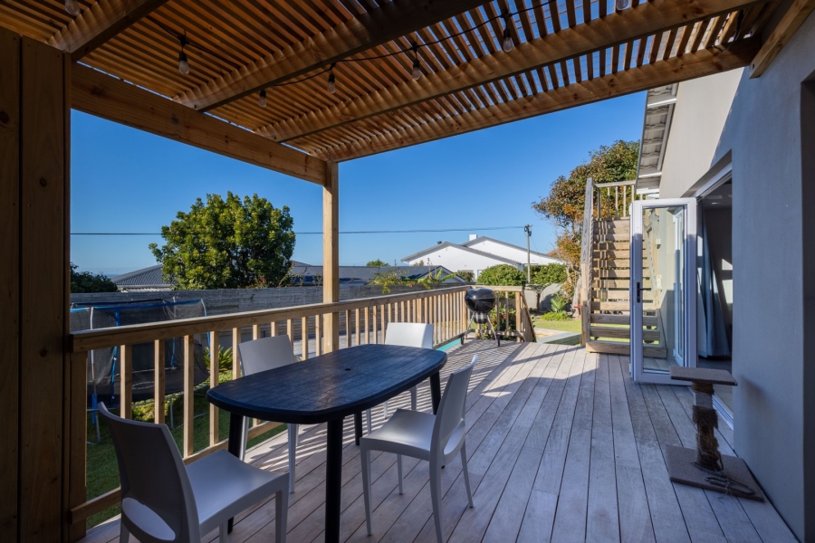 5 Bedroom Property for Sale in Upper Robberg Western Cape